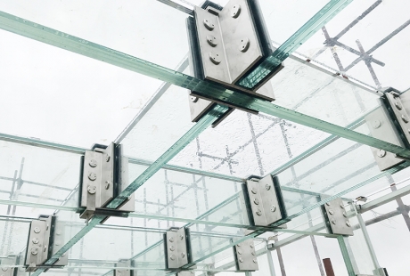 除了安全性能之外，夹胶玻璃还具有以下优势